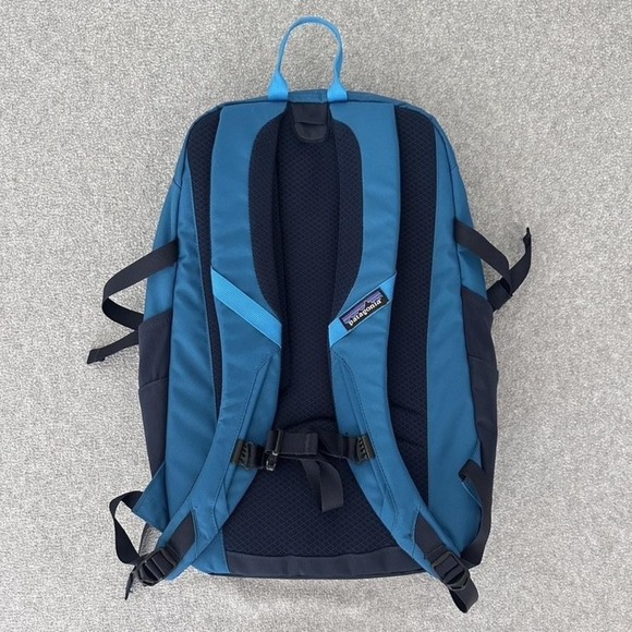 Patagonia Refugio 28L Backpack Blue Demandware XChange Laptop Outdoor Daypack - Picture 4 of 7